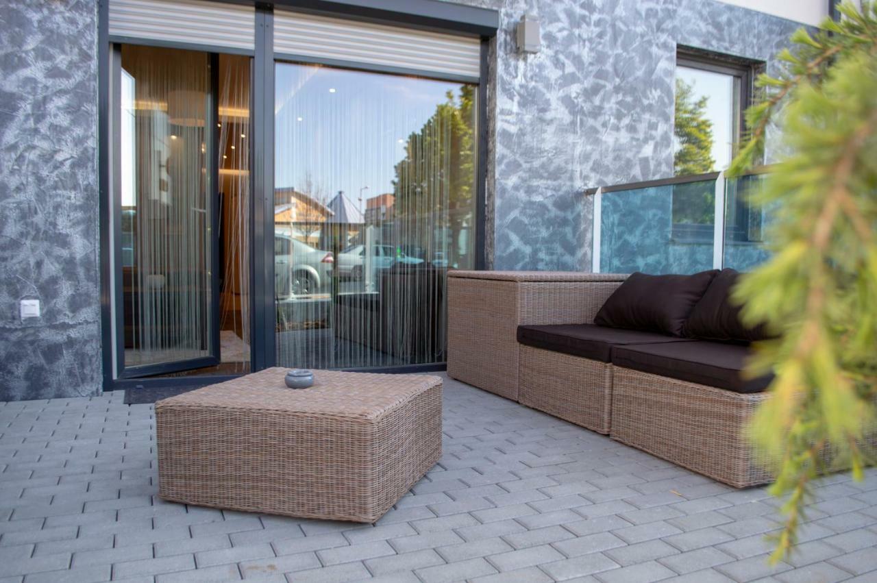 Orient Suite Sarvar Bagian luar foto