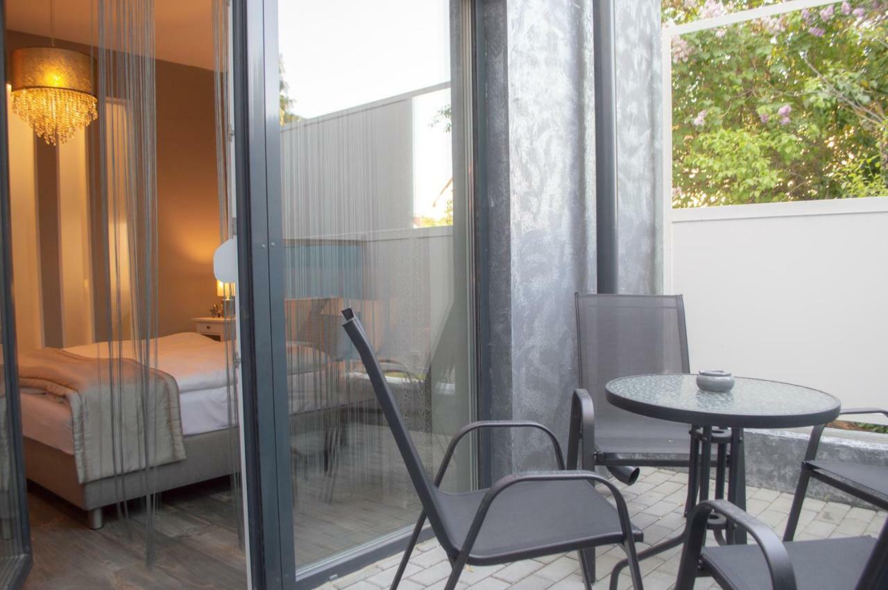 Orient Suite Sarvar Bagian luar foto
