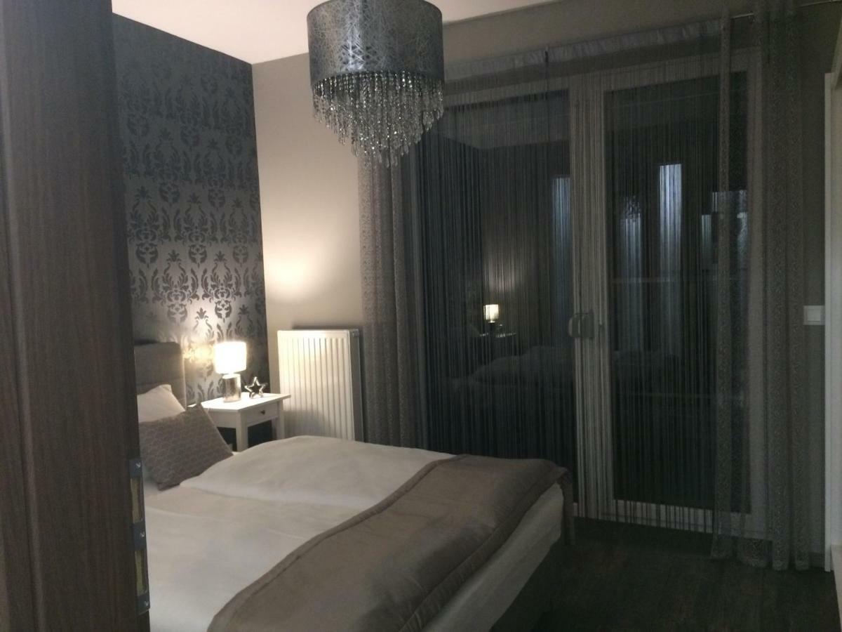 Orient Suite Sarvar Bagian luar foto